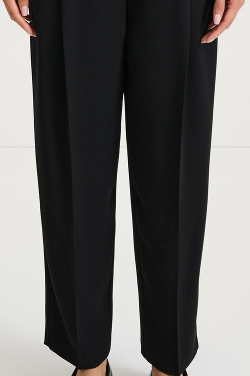 black ankle length suit trousers stylein berga detail
