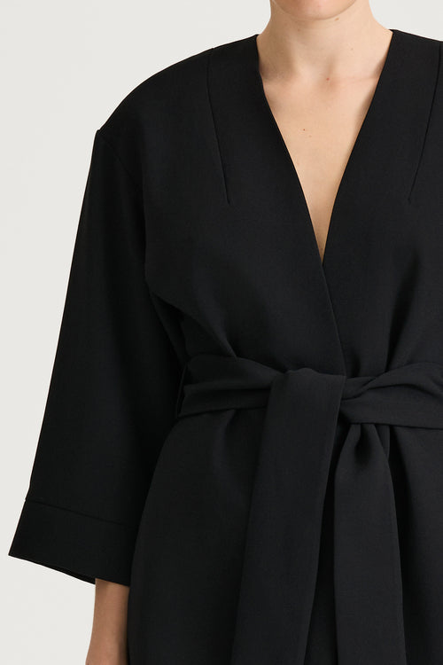 black belted blazer stylein balsas detail