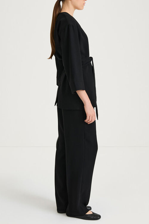 black belted blazer stylein balsas side