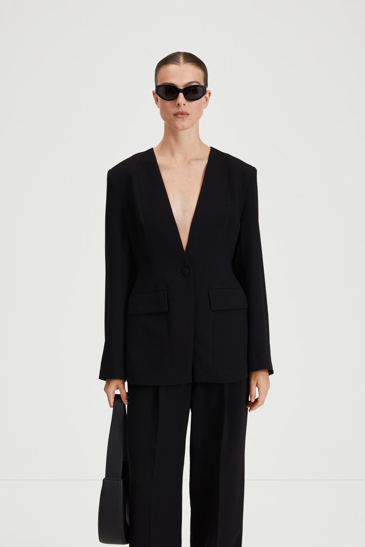 Brielle blazer cinched waist black stylein front image