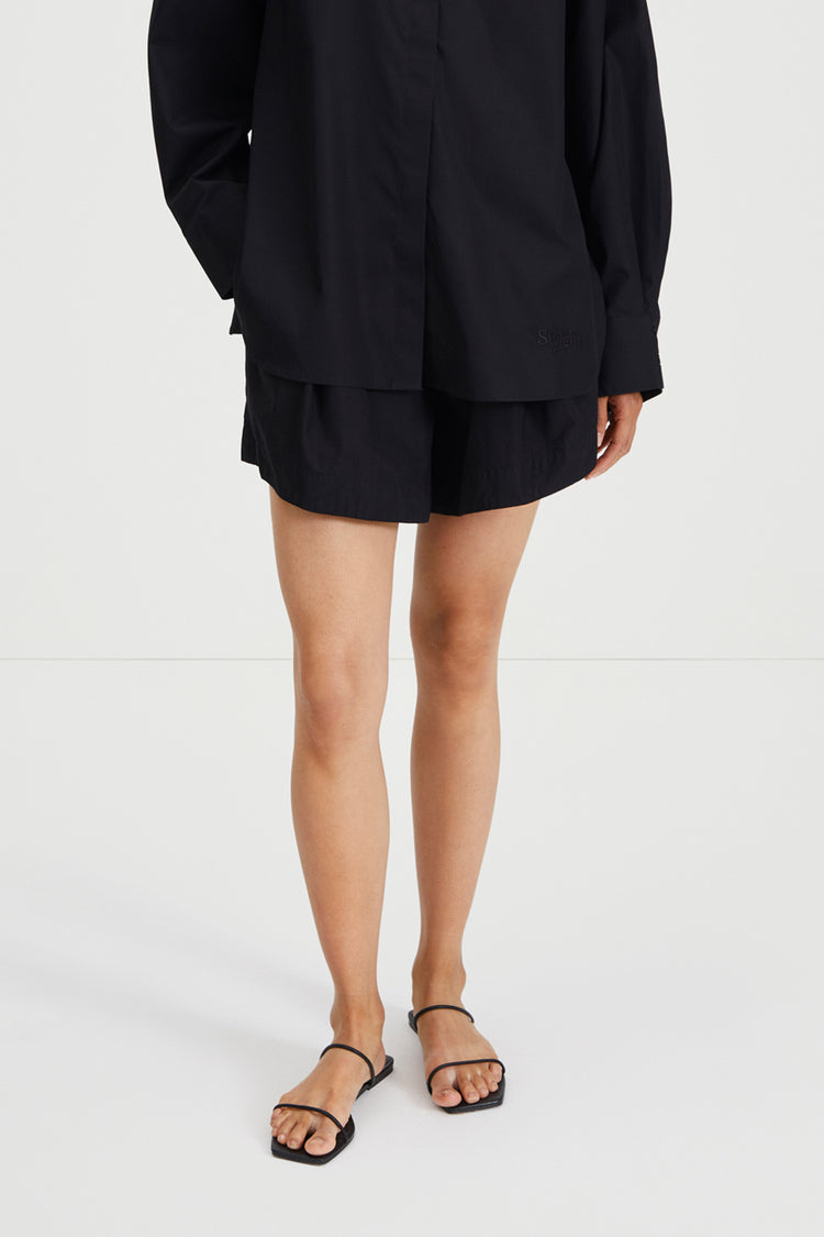 Jojo shorts flared black stylein front image