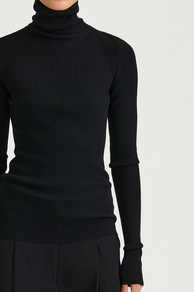 black fine knit turtle neck stylein helea details