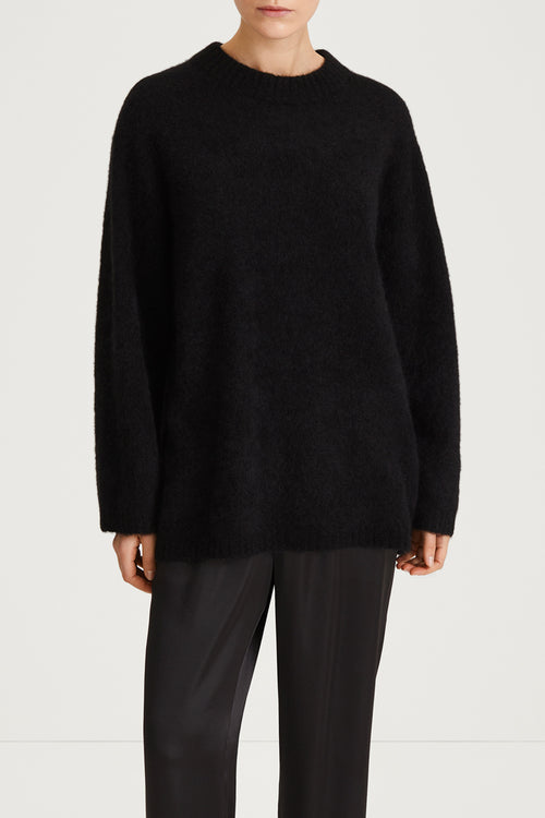 black knit mohair stylein noemi close up