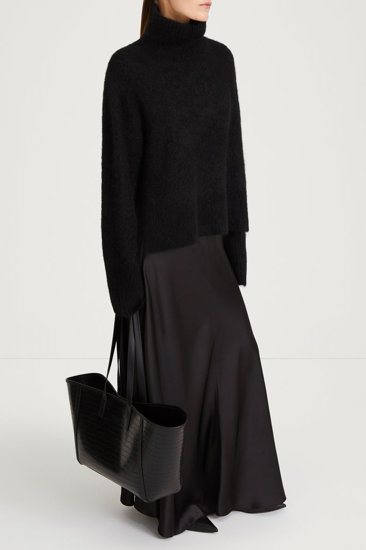 black knitted polo sweater stylein nike side