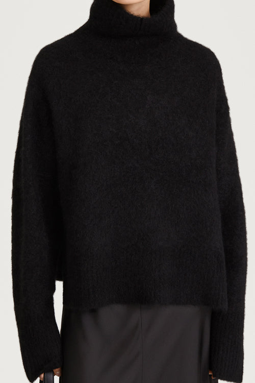 black knitted polo sweater stylein nike detail