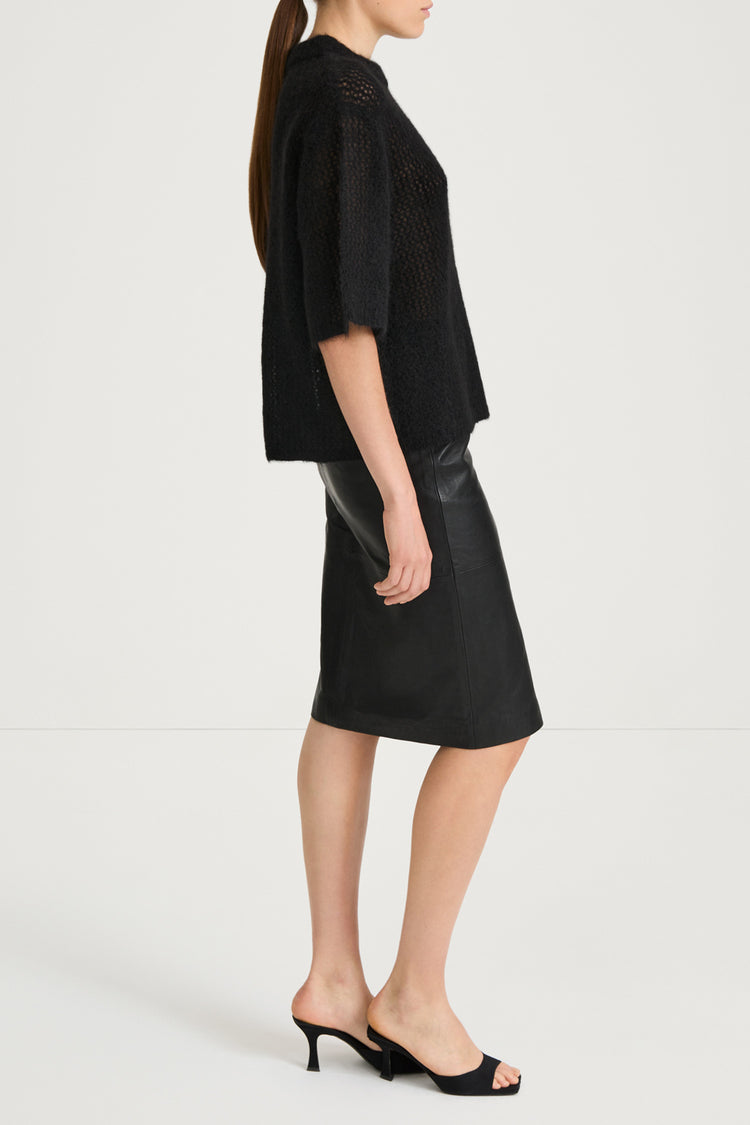 Black knitted transparent sweater short sleeve stylein nia side model image