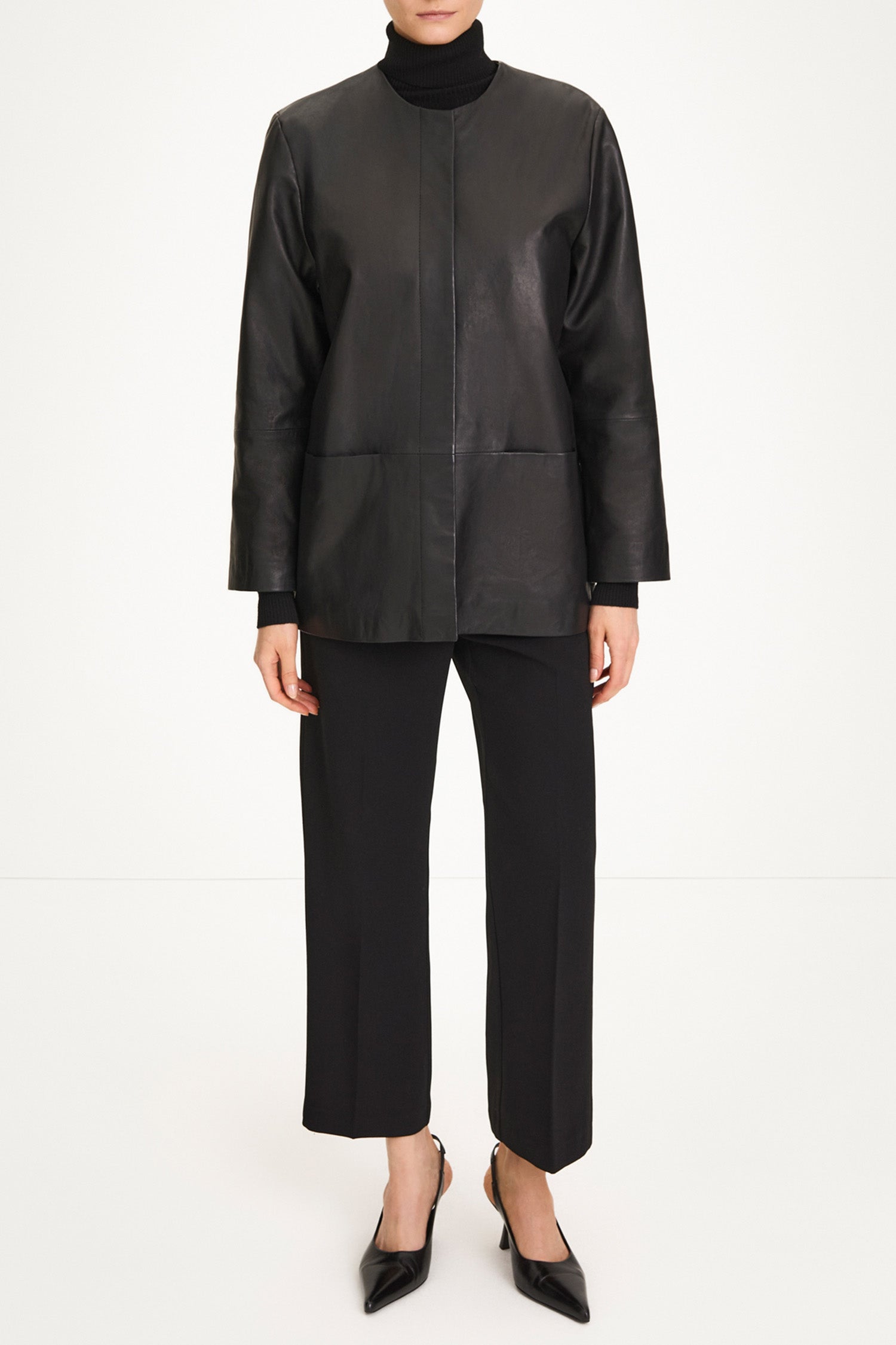 Valencia Leather jacket black stylein model image front