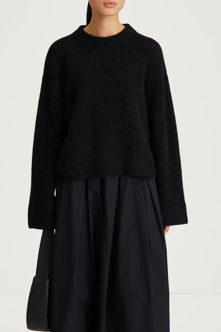 NICLAS SHORT SWEATER - BLACK