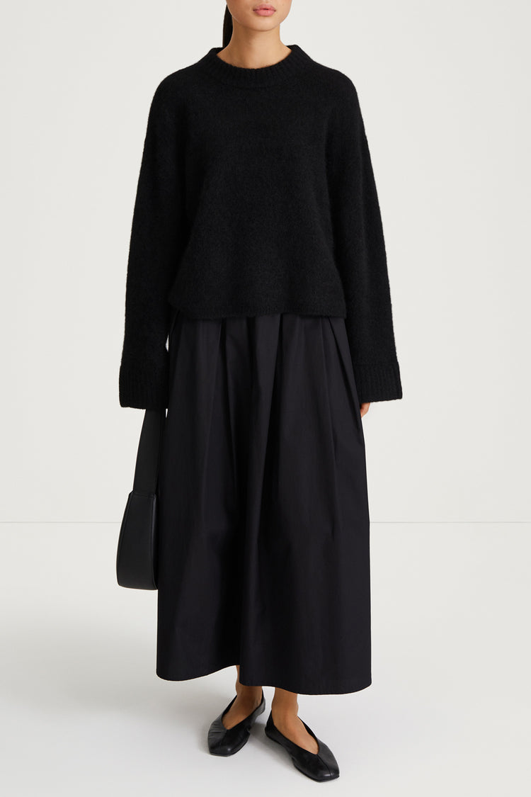 NICLAS SHORT SWEATER - BLACK