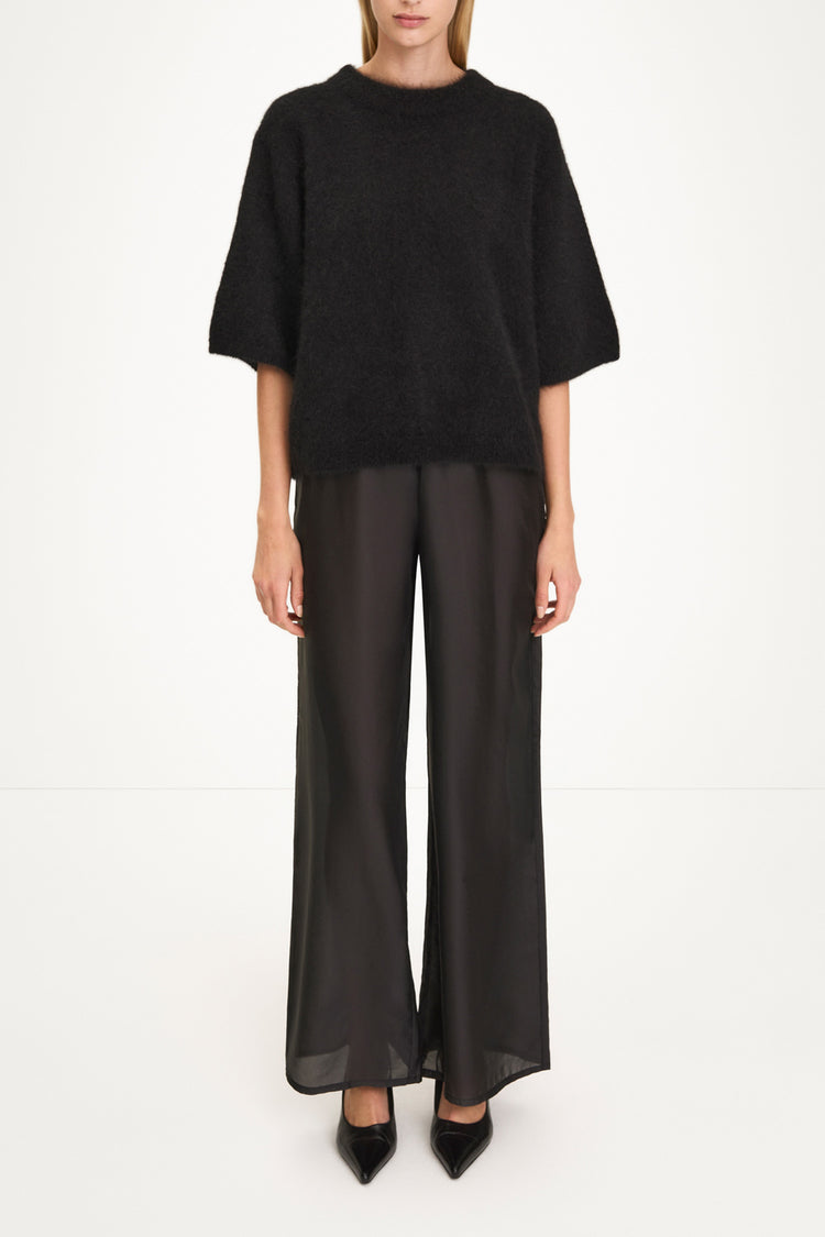 black short sleeve knit mohair stylein nemy model image