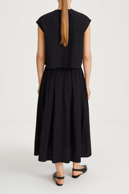 Jayla top cropped boxy short sleeved seersucker black stylein back image