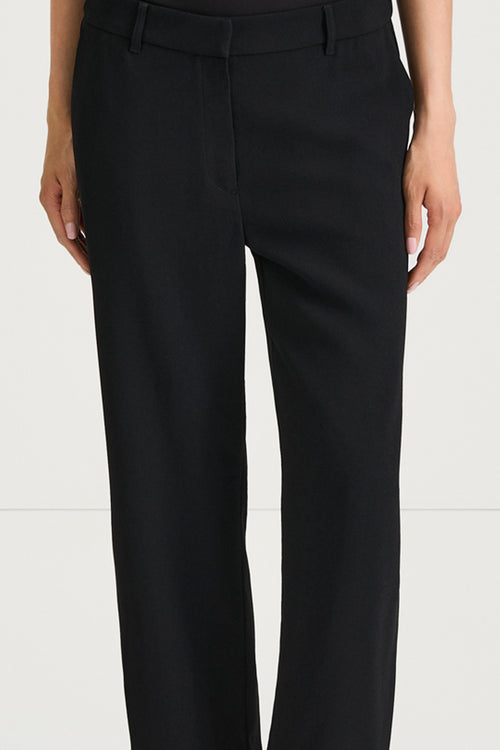 Black suit trousers bergio stylein front close up model image