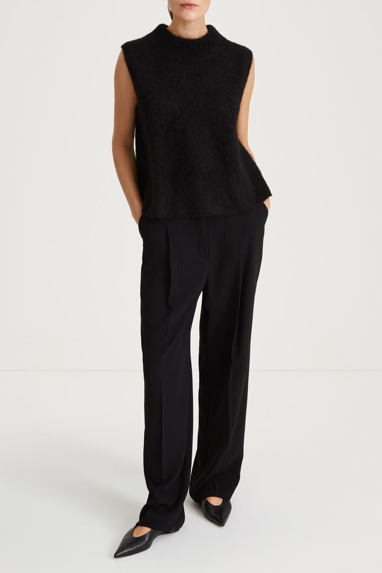 black sweater short sleeve stylein nellie front