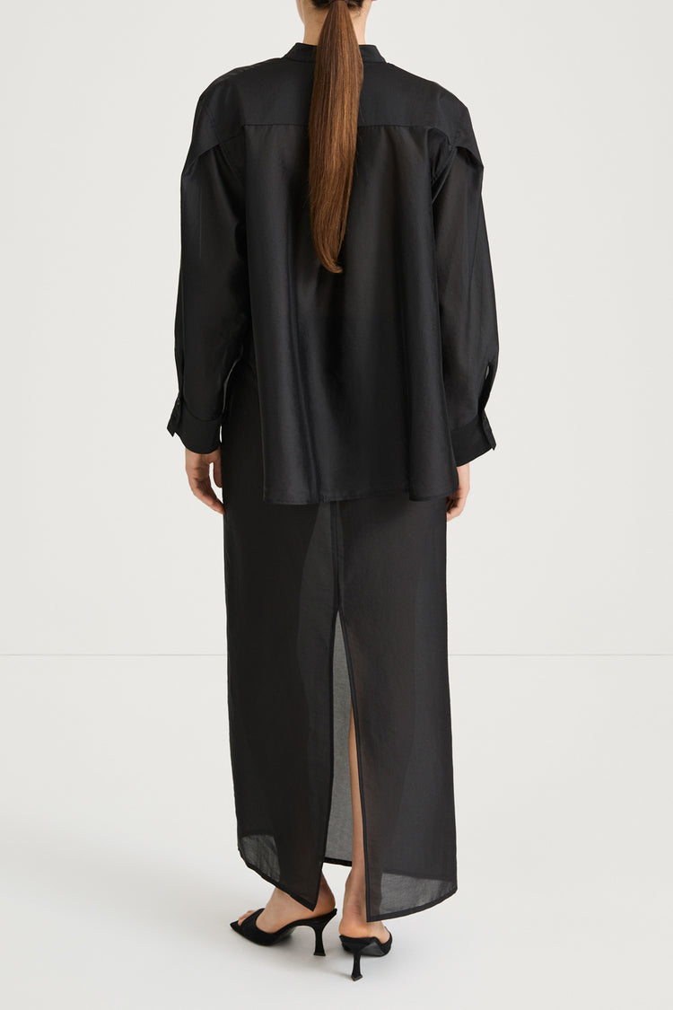 Black transparent shirt stylein briza back model image