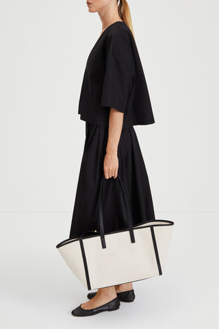 Julianna blouse voluminous cropped v neck short wide sleeves black stylein side image