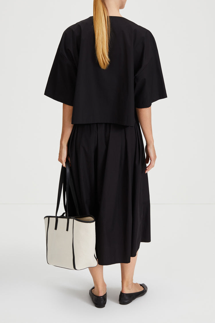 Julianna blouse voluminous cropped v neck short wide sleeves black stylein back image