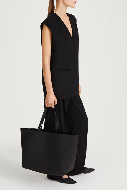 black vest wool stylein tatum side