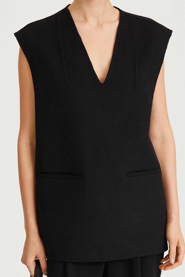 black vest wool stylein tatum detail