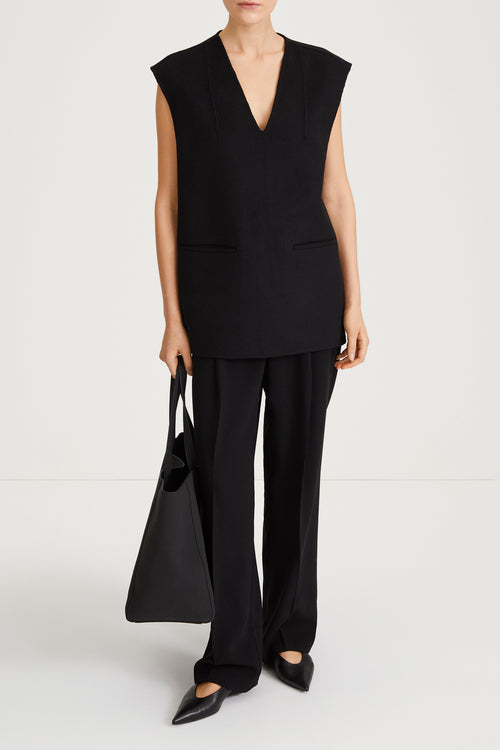 black vest wool stylein tatum model image