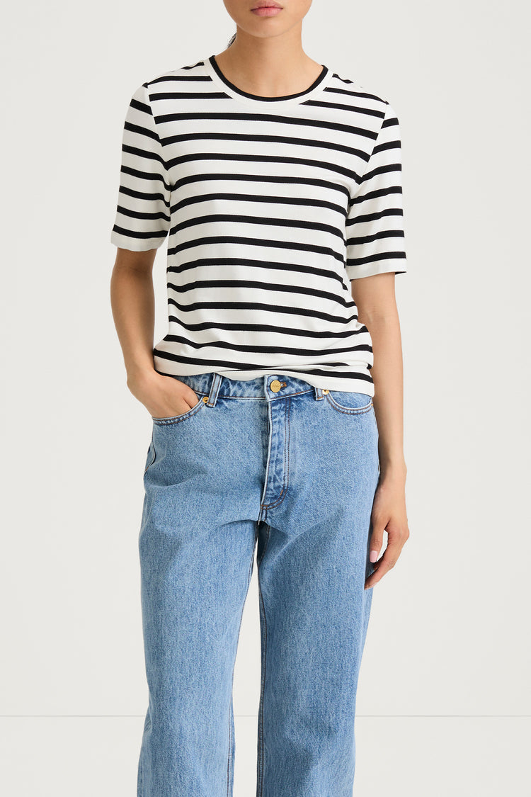 black white striped jersey t shirt stylein chambers close up