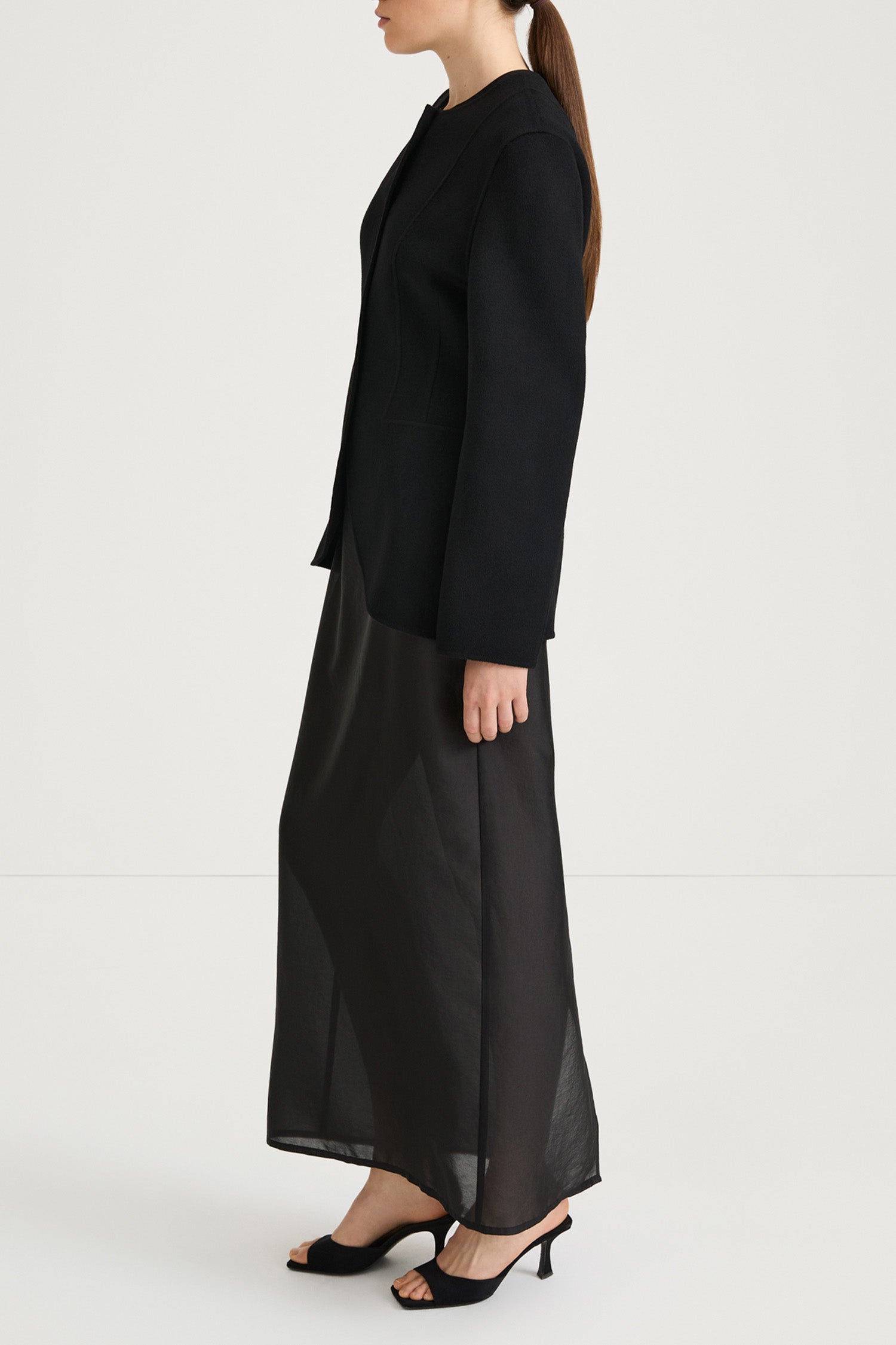 Black wool jacket cinched waist stylein tyra side model image