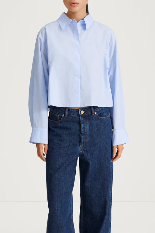 blue cotton cropped shirt stylein janselia close up