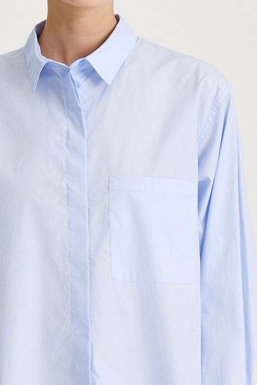 blue shirt cotton stylein jansell model image  detail