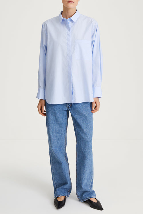 blue shirt cotton stylein jansell model image 