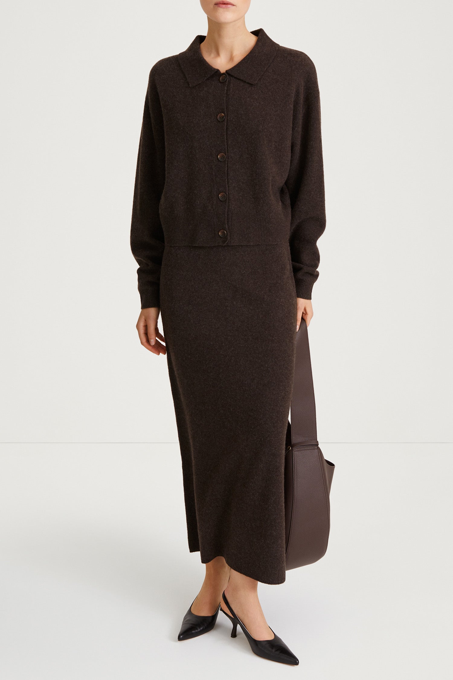 brown cardigan tennis collar stylein halina model image