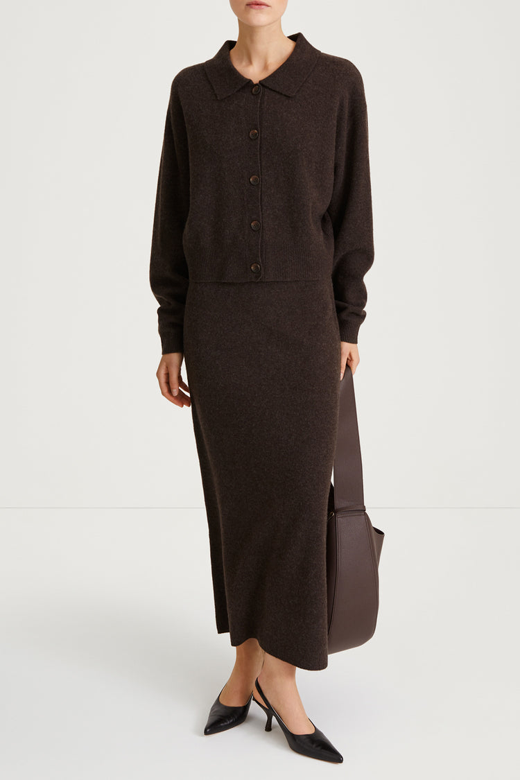 brown cardigan tennis collar stylein halina model image