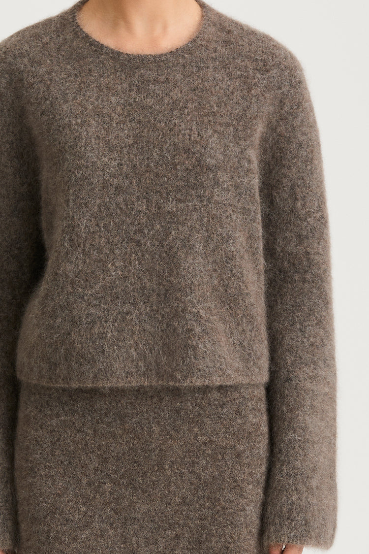 brown knitted sweater stylein nima short detail