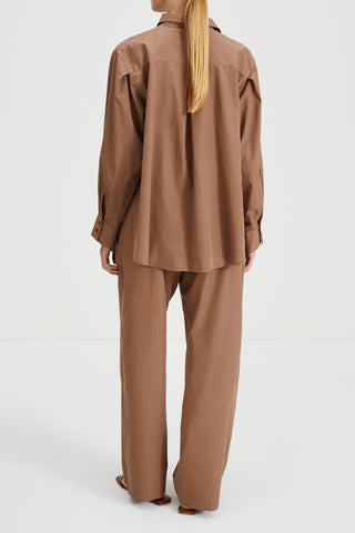 Jansell shirt voluminous flared mud brown stylein back image