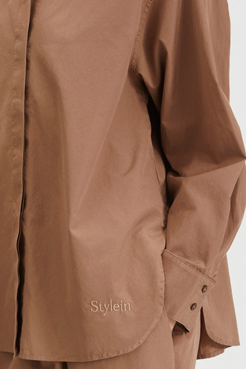 Jansell shirt voluminous flared mud brown stylein detail image
