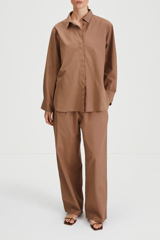 Jansell shirt voluminous flared mud brown stylein front image