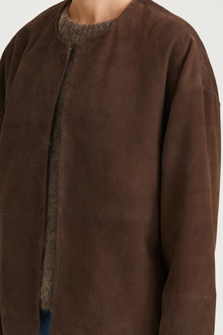 brown suede jacket stylein vana detail