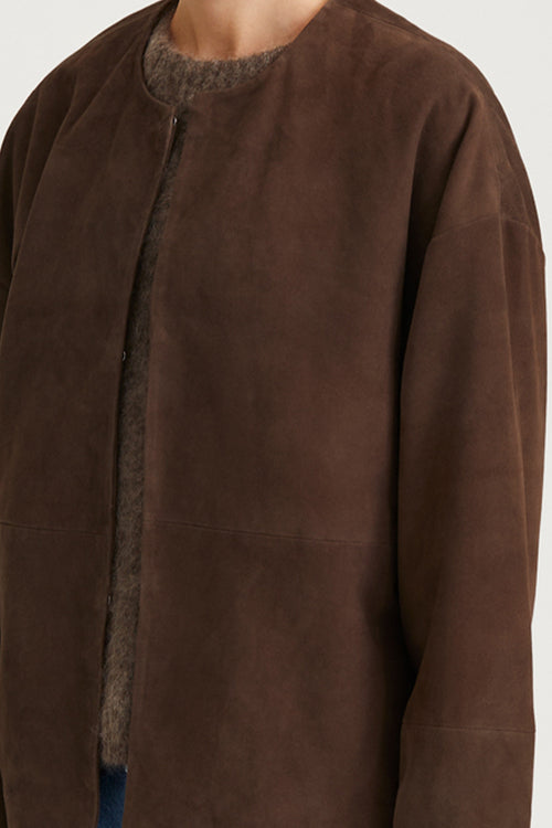 brown suede jacket stylein vana detail