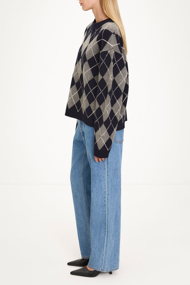 Checked knitted sweater in navy and grey stylein Havenly side