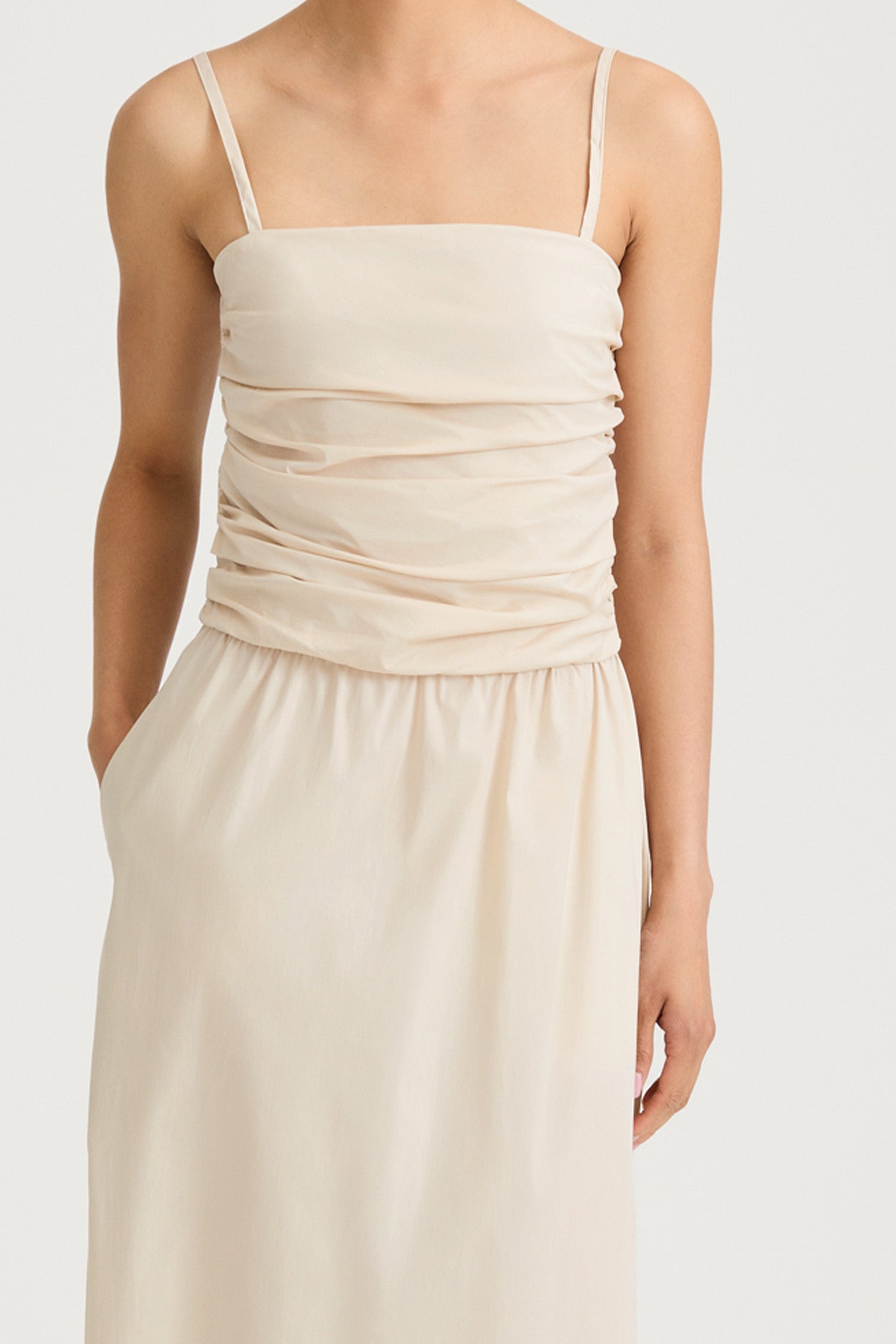 Jamila maxi long dress oyster stylein model image close