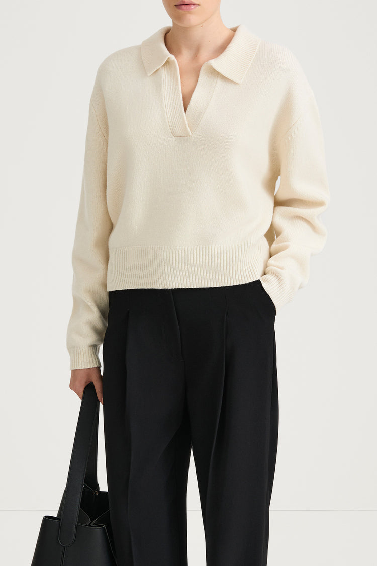 cream v-neck collar sweater stylein harmony close up