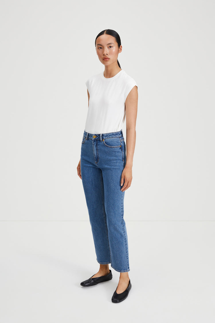 Kingston mid blue cropped straight fit jeans stylein side image