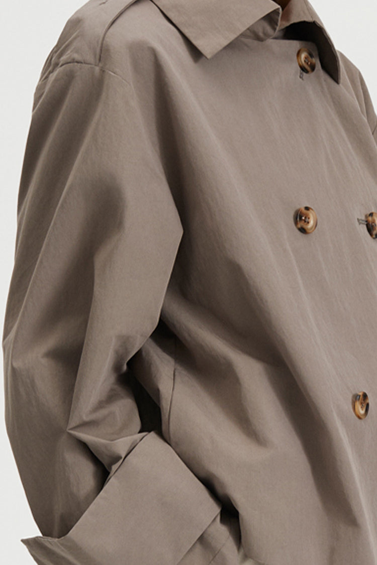 Serrano cropped trenchcoat jacket double breasted mud stylein detail image