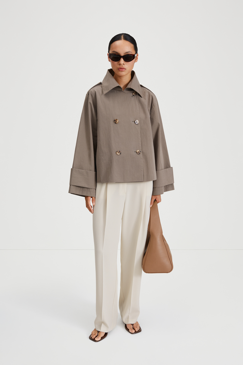 Serrano cropped trenchcoat jacket double breasted mud stylein front image