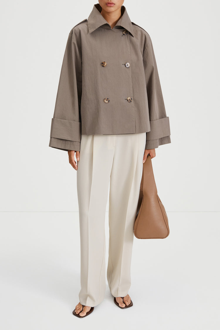 Serrano cropped trenchcoat jacket double breasted mud stylein model image