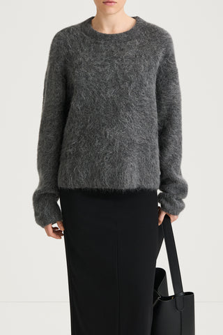 grey alpacka knitted sweater stylein lorena close up