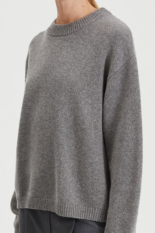 grey knitted sweater stylein harlow detail