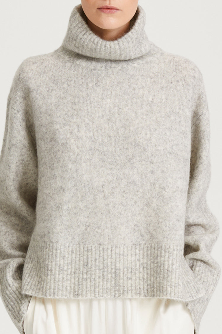 grey knitted polo sweater stylein nike  detail