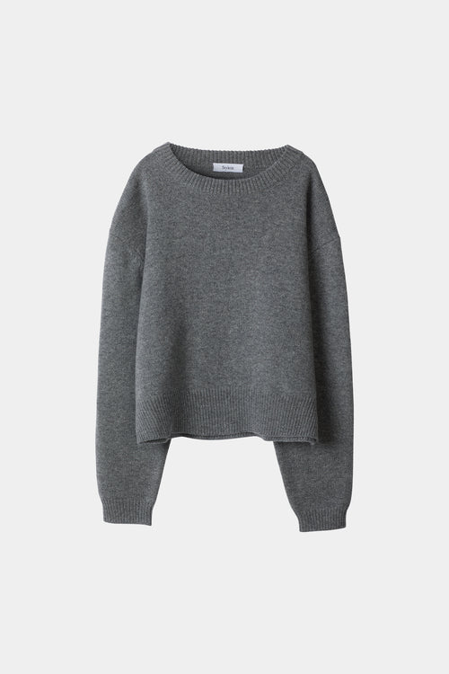 grey knitted sweater stylein harlow model image