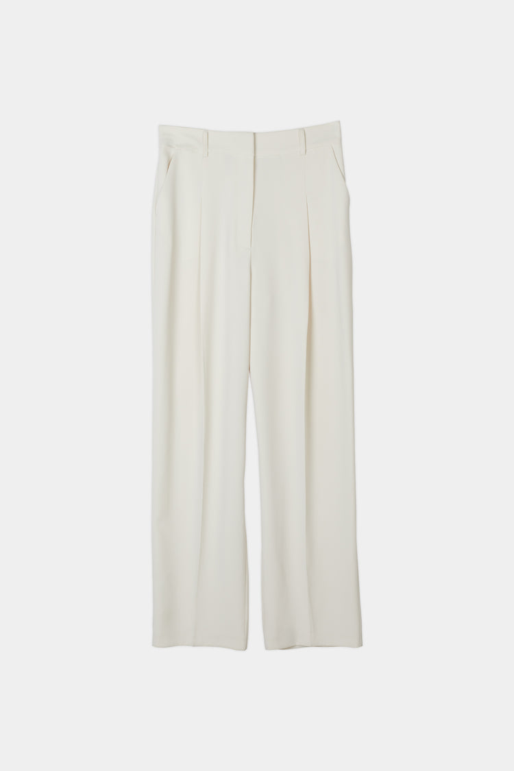 Boville trousers voloumnious full length suit ivory stylein packshot