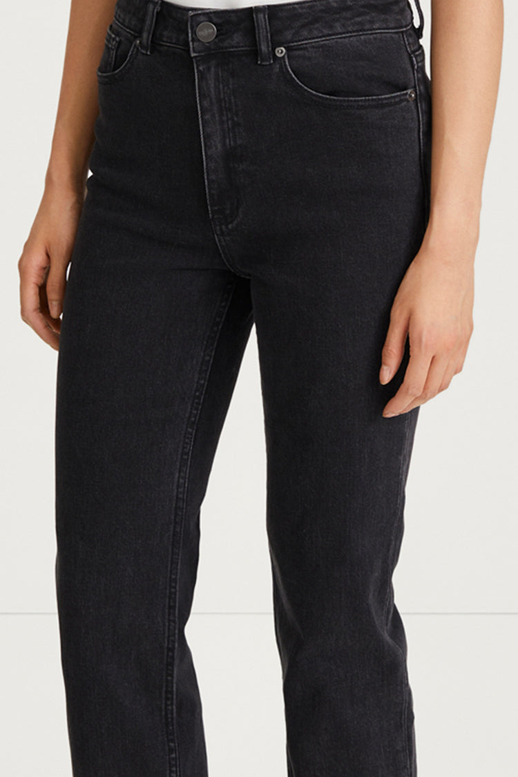 high waist slim fit denim stylein kaden close up