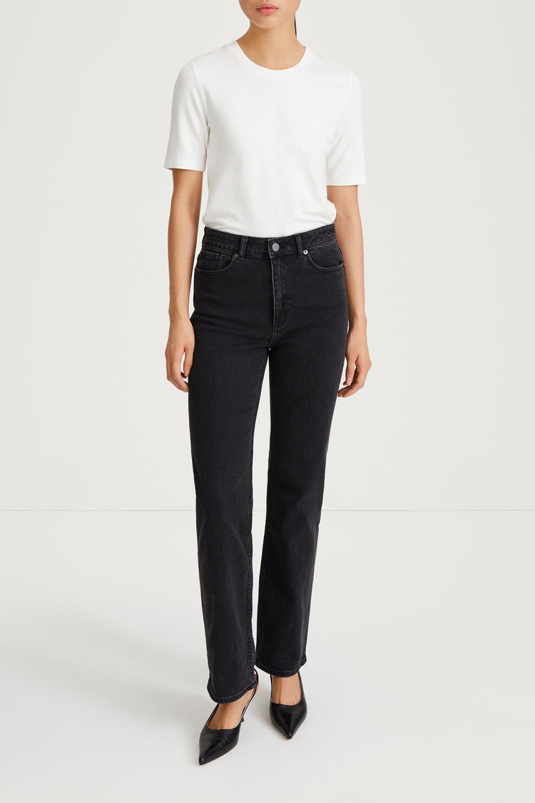 high waist slim fit denim stylein kaden model image